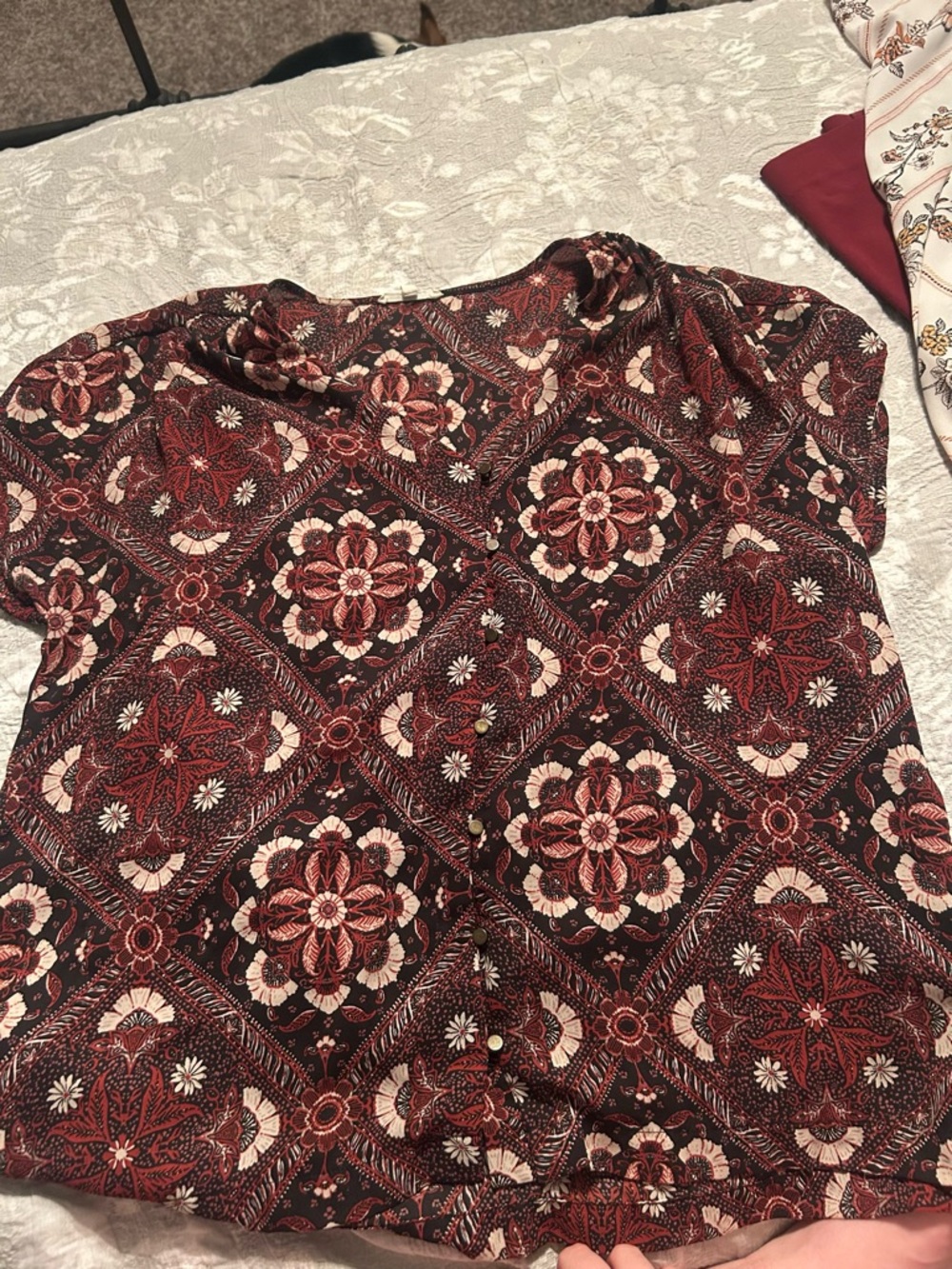 Womens Short Sleeve Paisley Tile Print Top - Burgundy